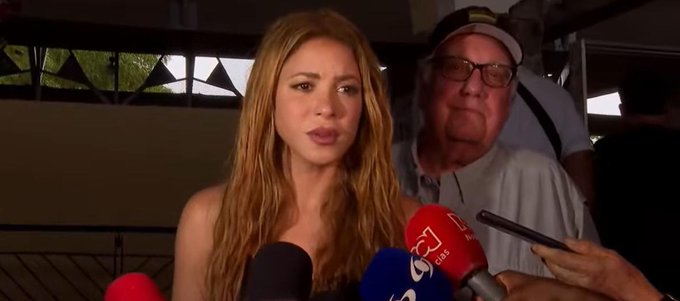 Shakira llega a Chocó por terremoto de 7.4 y se compromete a reconstruir escuelas y universidad tras terremoto