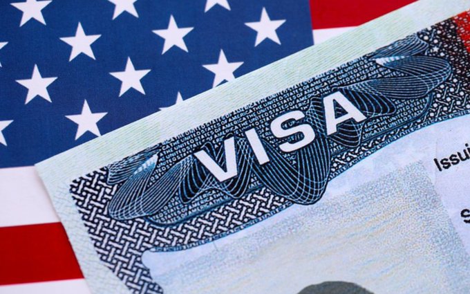 Embajada de EU advierte que cancelará visas cuando existan motivos, sin importar quién sea el titular
