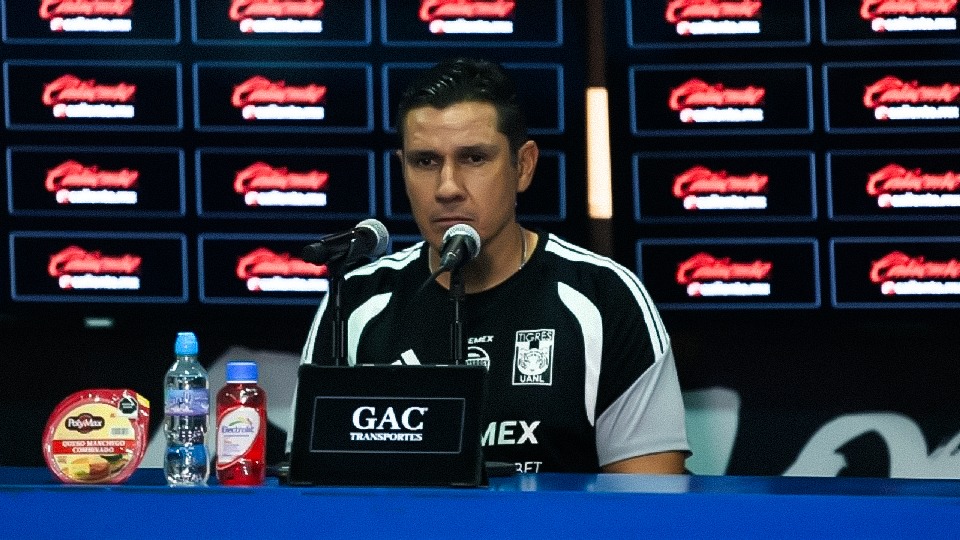 Elizondo pide paciencia a la afición de Tigres tras la salida de Guido Pizarro y su debut con derrota