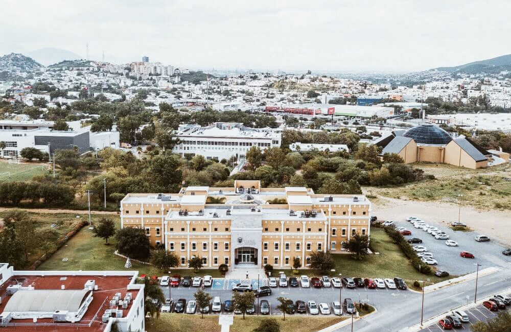 Inicia el ciclo escolar agosto-diciembre 2026 en la UANL con el retorno de más de 220,000 estudiantes y la ampliación de su oferta académica e infraestructura