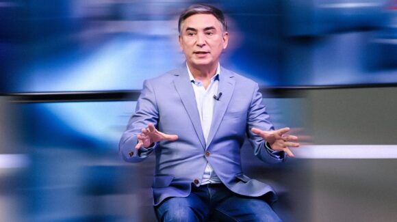 Rechazo del PAN y tropiezo en la vía independiente tensan el escenario de Aldo Fasci en NL