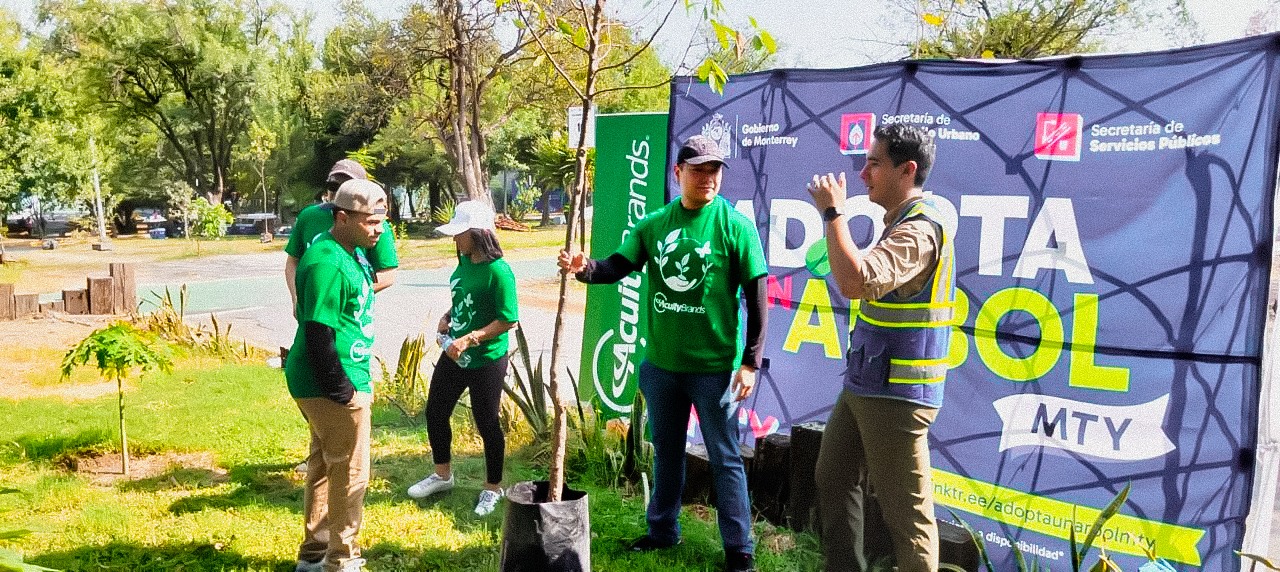Monterrey conmemora el 59 aniversario del Parque España con la siembra de 80 árboles nativos