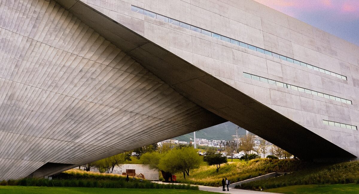 Asume Eugenio Garza y Garza la rectoría de la Universidad de Monterrey