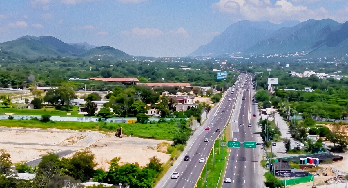 Santiago busca asumir control vial y sanciones en tramo de la Carretera Nacional de NL