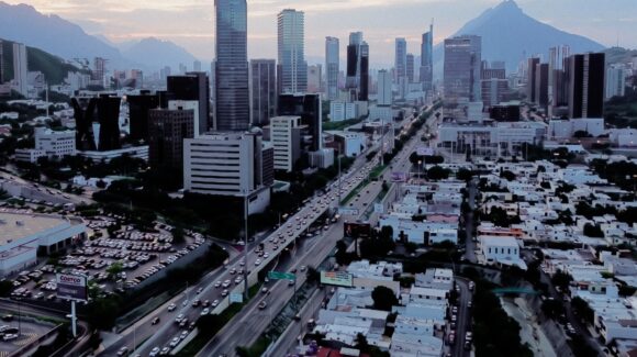 San Pedro registra mayor tasa de accidentes viales en NL; urgen alternativas de movilidad