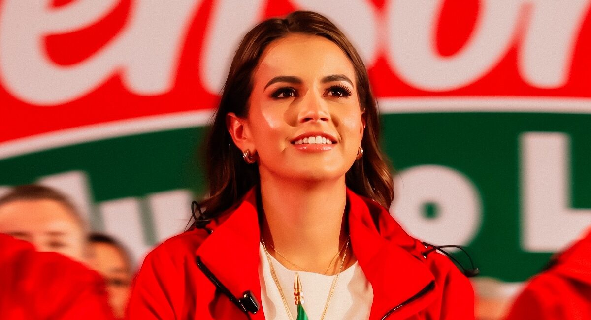 Lorena de la Garza Venecia en un evento de su partido, PRI