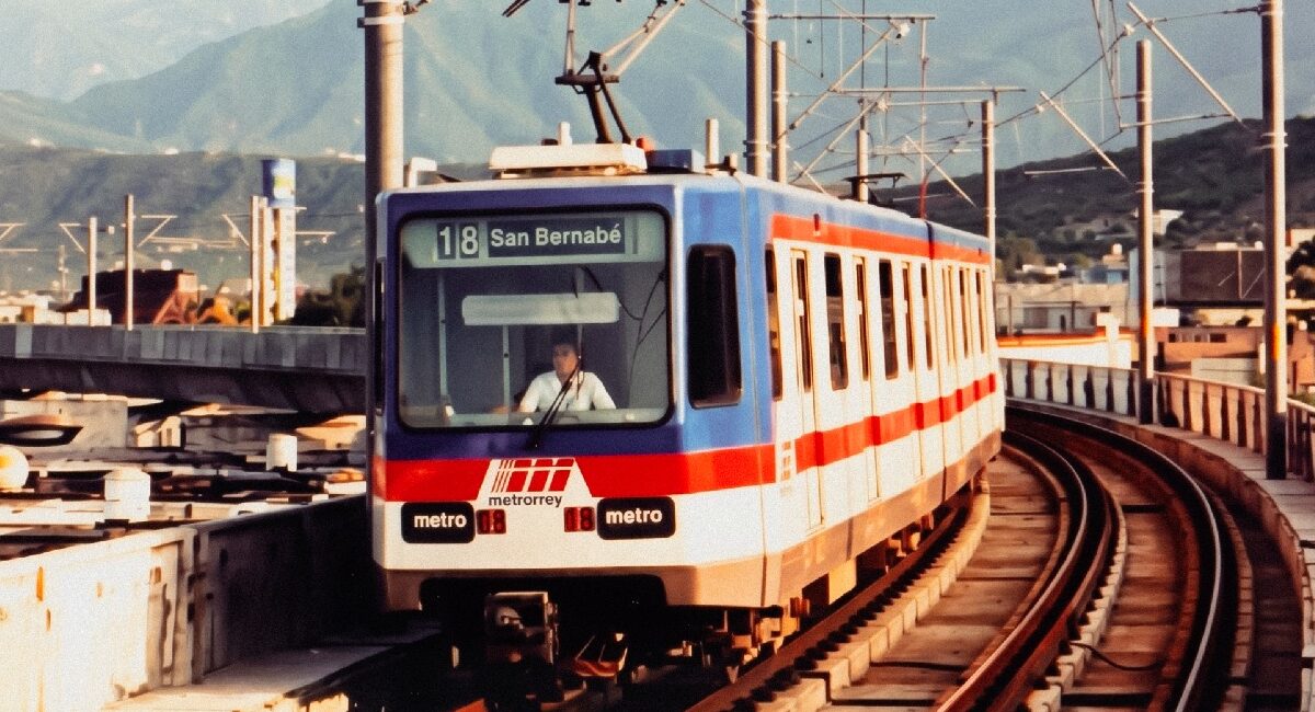 Imagen de la Línea 1 de Metrorrey en los años 90
