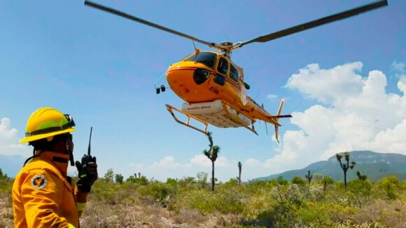 Protección Civil NL sofoca incendio forestal en Sierra Milpillas de Salinas Victoria
