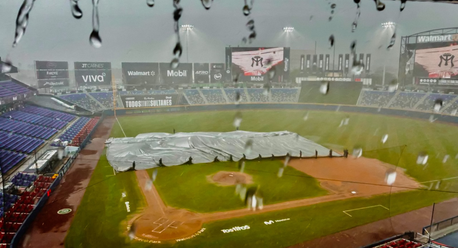 Posponen por lluvia el inicio de la serie de playoffs entre Sultanes y Charros en Monterrey
