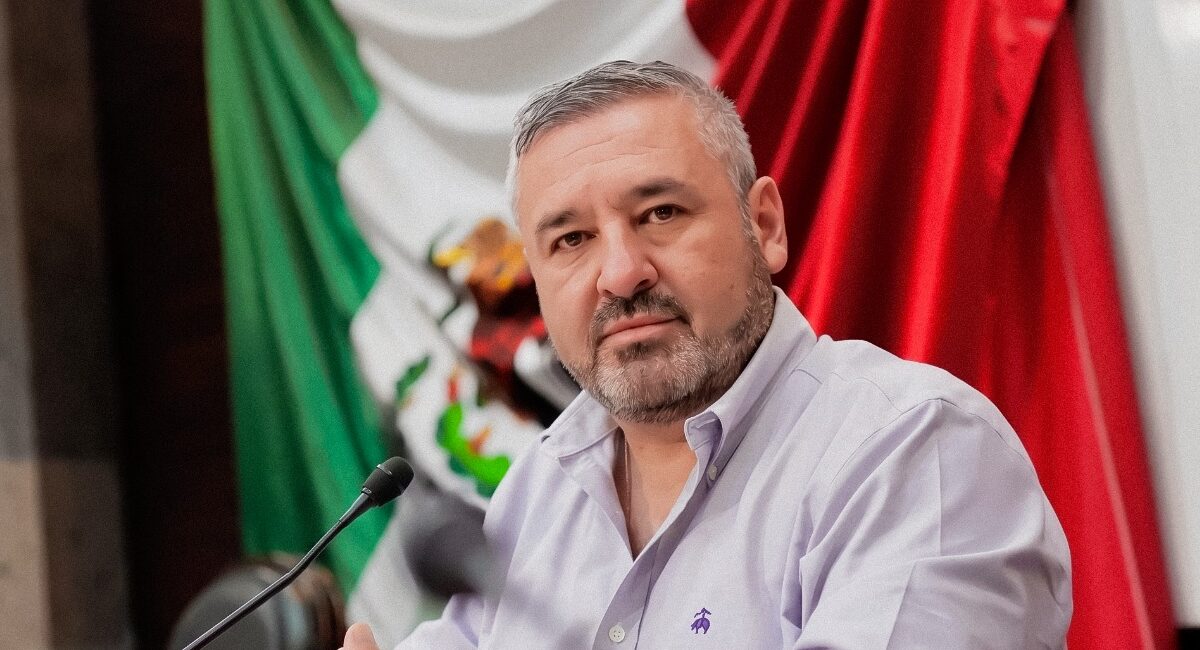 Javier Caballero promueve padrón de casas abandonadas y restitución de pensiones en el Congreso de Nuevo León