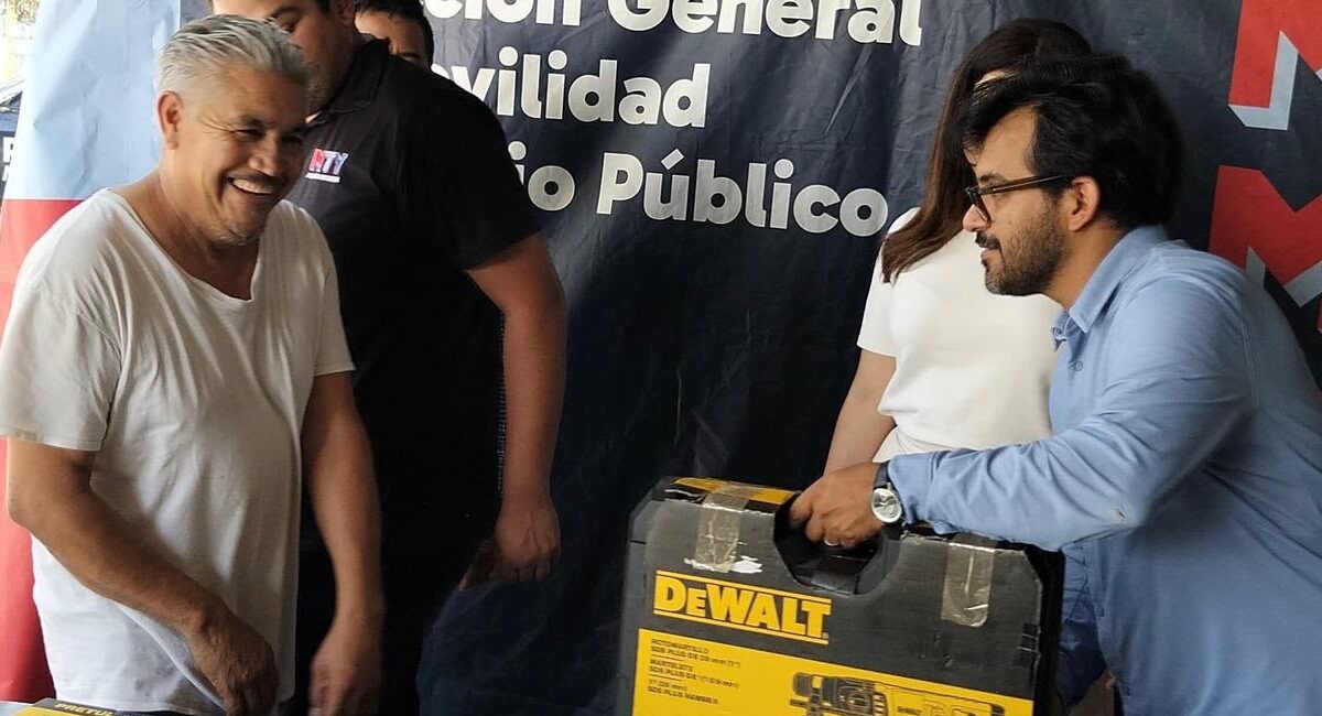 Entrega el Gobierno de Monterrey nuevo equipamiento e insumos al personal operativo de Seguridad Vial