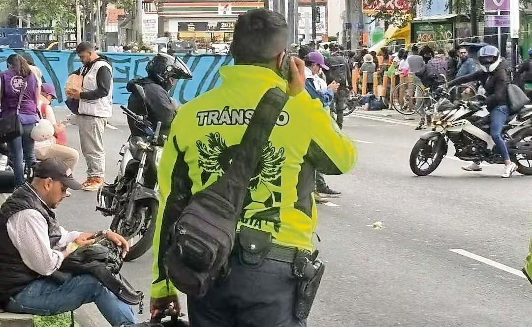 Financiamiento propio: Policías pagaron de su bolsillo uniformes con ajolote de ‘México 2026’