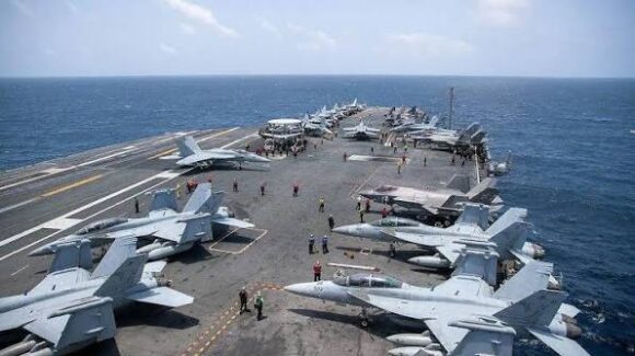 Estados Unidos ataca a dos lanzacohetes iraníes en el Estrecho de Ormuz