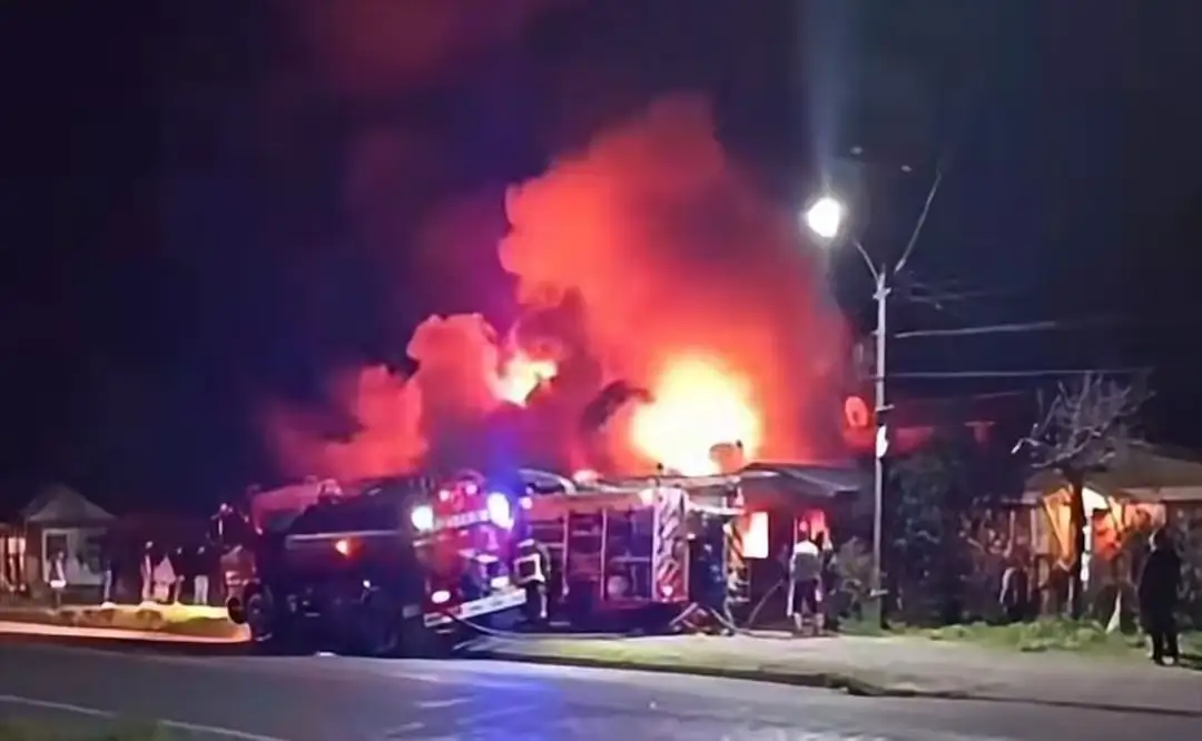 VIDEO: Incendio en un geriátrico de Pitrufquén, Chile, deja 16 adultos mayores muertos