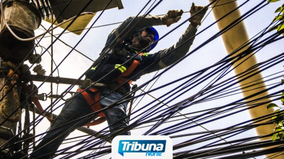 Lluvias en Nuevo León provocan fallas eléctricas y semáforos fuera de servicio