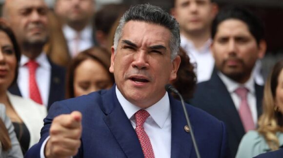 “Eres una vergüenza”: ‘Alito’ Moreno es increpado durante recorrido por Tlaxcala