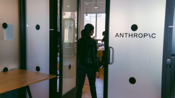 Anthropic detecta y bloquea posibles usos de IA para desarrollar armas biológicas