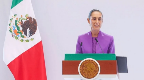 Sheinbaum llama a servidores públicos a comportarse con sencillez y humildad
