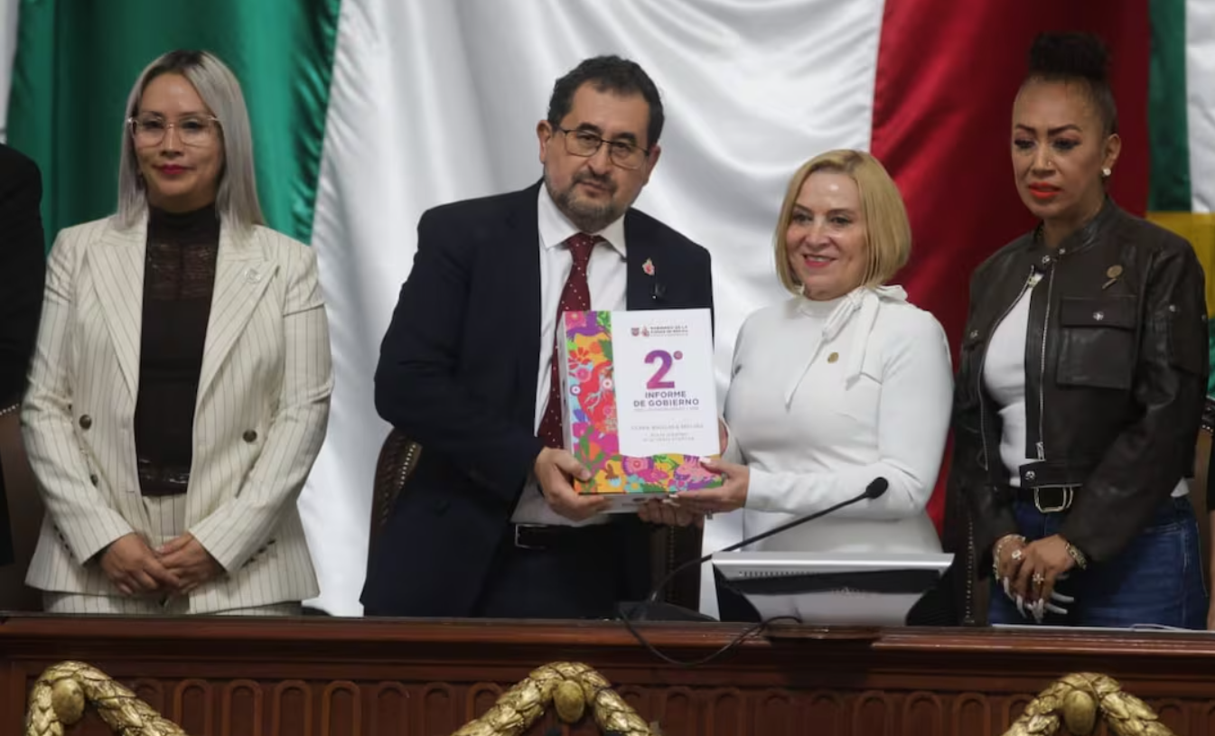 César Cravioto entrega Segundo Informe de Gobierno de Clara Brugada; acudirá el 14 de octubre al pleno