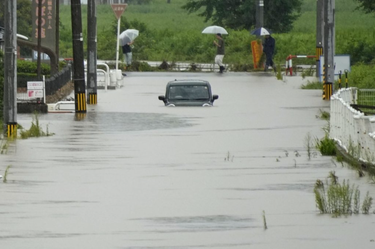 VIDEO: Inundaciones extremas azotan a Japón y emiten alerta máxima en varias ciudades