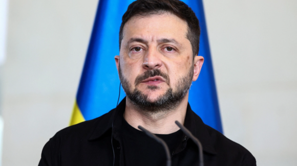 Avión en el que viajaba el presidente de Ucrania, Zelenski, estuvo a punto de ser impactado por un dron
