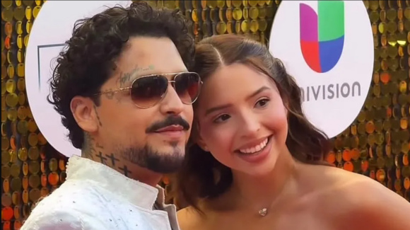 Nodal comparte nueva canción romántica con reveladora letra que fans relacionan con Ángela Aguilar