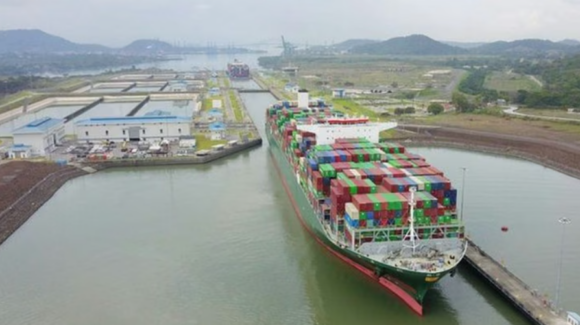 Canal de Panamá reduce el tránsito de barcos por déficit de lluvias en 2026