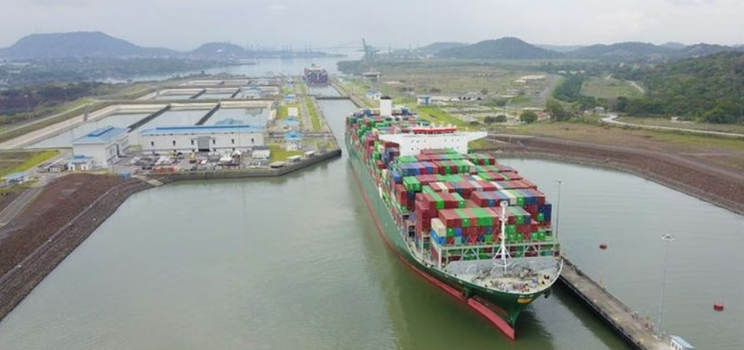 Canal de Panamá reduce el tránsito de barcos por déficit de lluvias en 2026