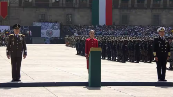 Sheinbaum encabeza Desfile Militar por el 216 Aniversario de la Independencia de México