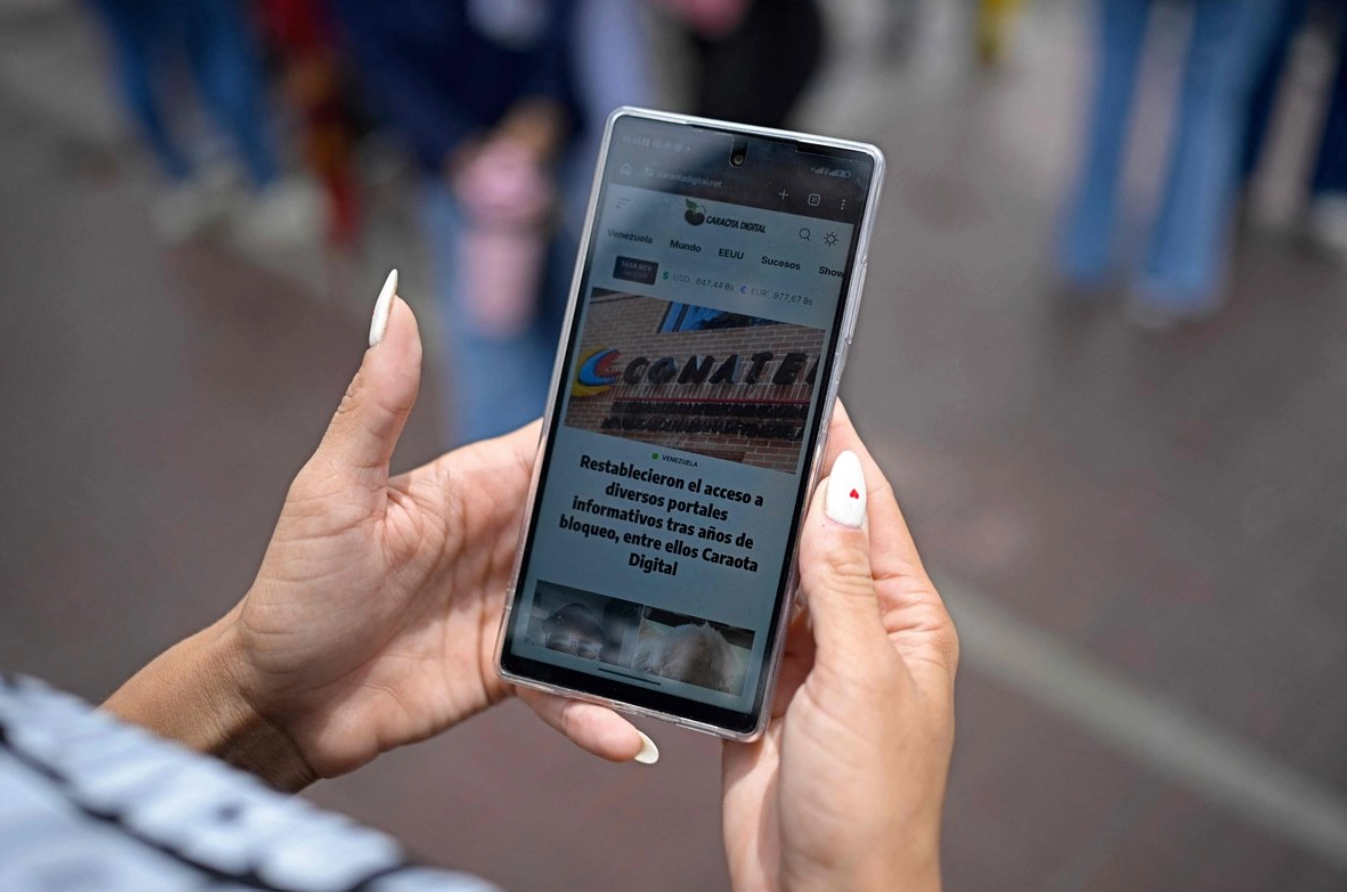 Venezuela desbloqueó portales de noticias censurados por años; al menos 194 sitios web continúan bloqueados