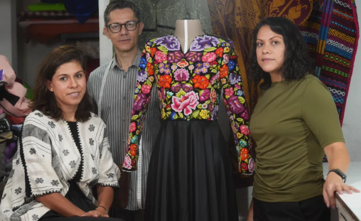 Atacan a balazos casa de Elvis Guerra, artesano que bordó vestido de Sheinbaum para el Grito de Independencia