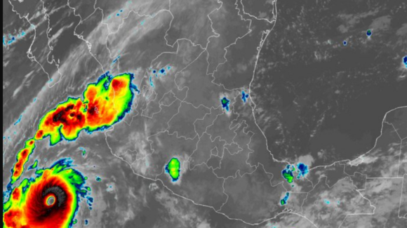 Huracán ‘Polo’ recupera fuerza y vuelve a categoría 5 y continúa su trayectoria por el Pacífico Mexicano
