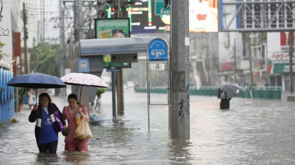 Bangkok declara estado de desastre por lluvias extremas e inundaciones; 50 distritos están en alerta