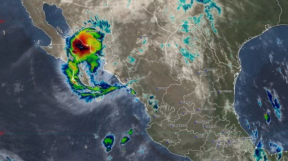 Huracán ‘Polo’ se degrada a categoría 1 y avanza hacia Sonora por Guaymas con lluvias torrenciales