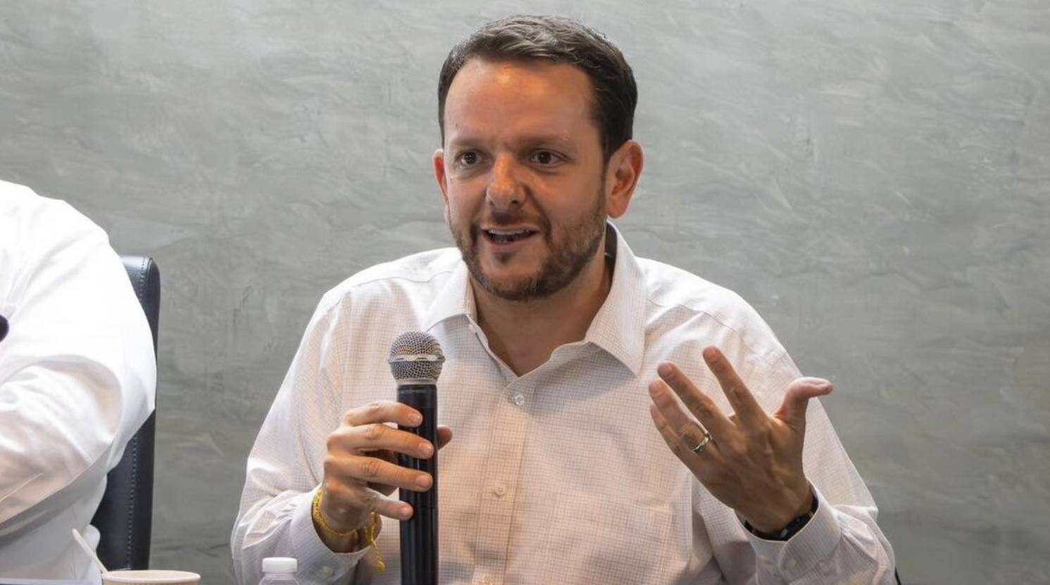 Carlos Torres rechaza acusaciones de Estados Unidos y niega vínculos con grupos criminales