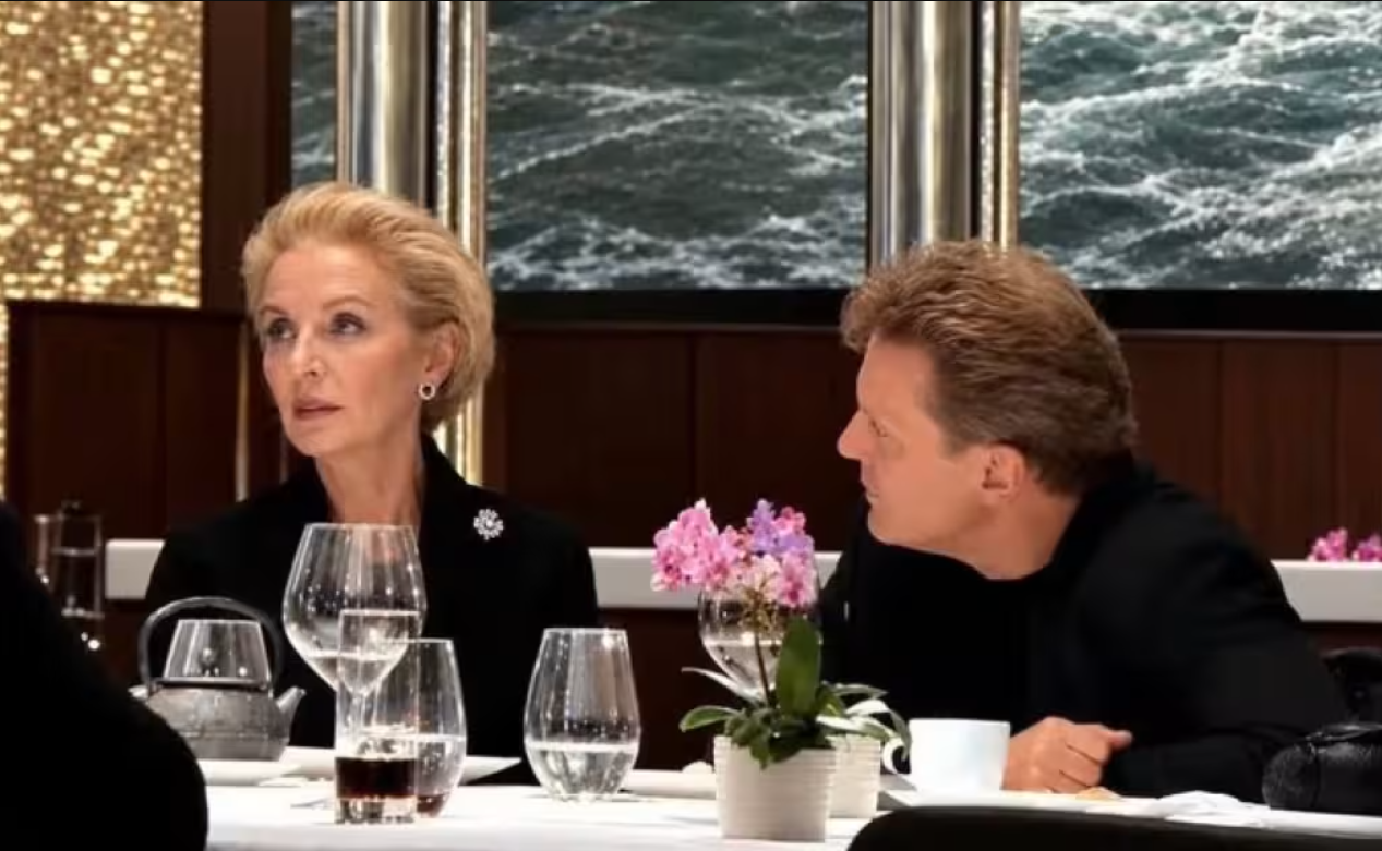 Luis Miguel reaparece en restaurante de Nueva York cenando con Carolina Herrera y se encuentra con Mijares