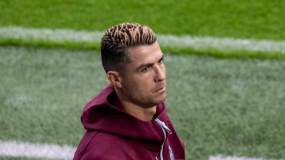 Cristiano Ronaldo deja concentración de Portugal y promete revelar las razones de su salida