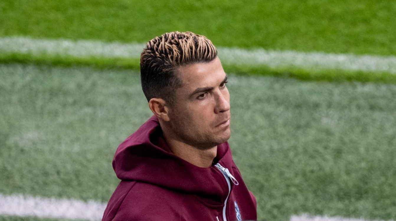 Cristiano Ronaldo deja concentración de Portugal y promete revelar las razones de su salida