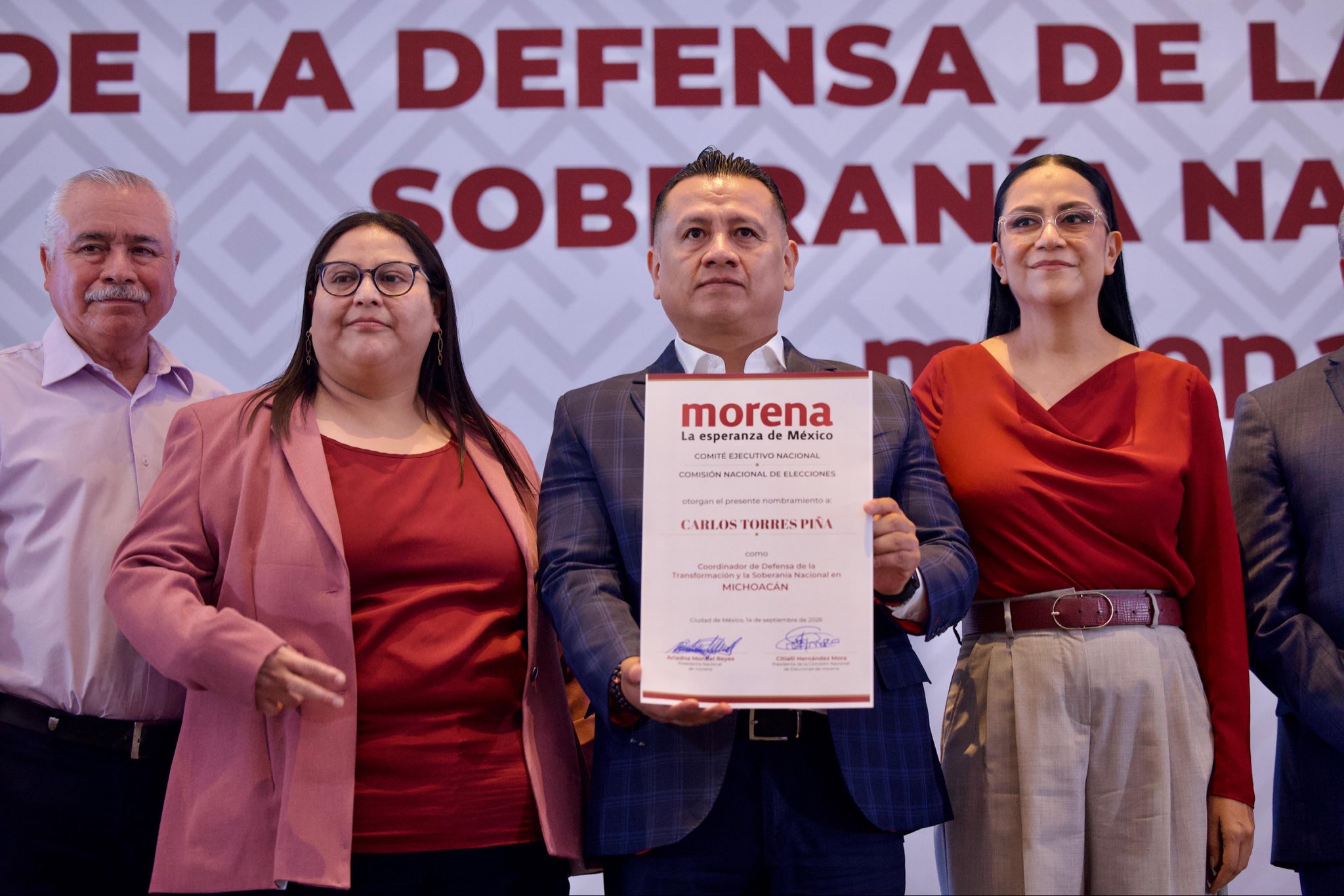 Carlos Torres Piña gana encuesta de Morena en Michoacán; Raúl Morón se baja de la boleta de 2027