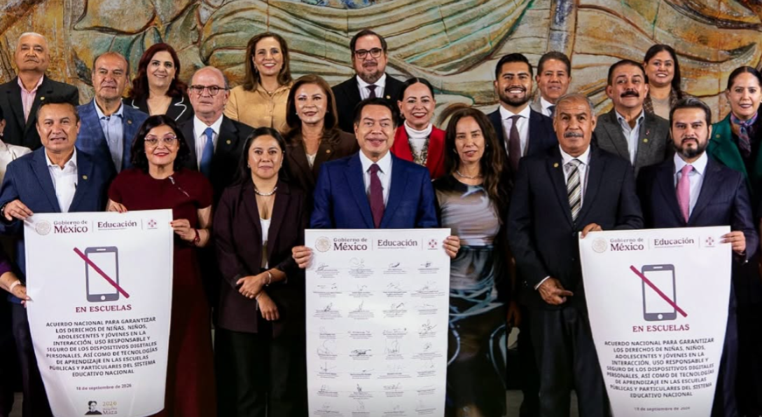 SEP acuerda regular uso de celulares en escuelas y reforzar salud emocional de estudiantes
