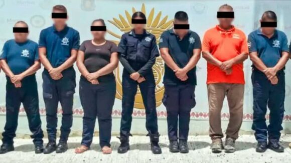 Detienen al secretario de Seguridad de Coyuca de Benítez y a nueve policías por desaparición forzada en Guerrero