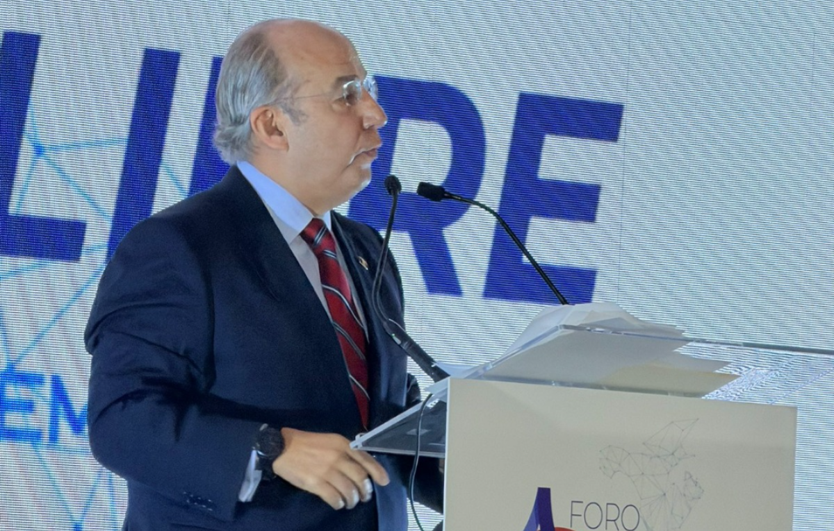 Felipe Calderón acusa que México avanza hacia una “nueva versión de la dictadura perfecta” con Morena