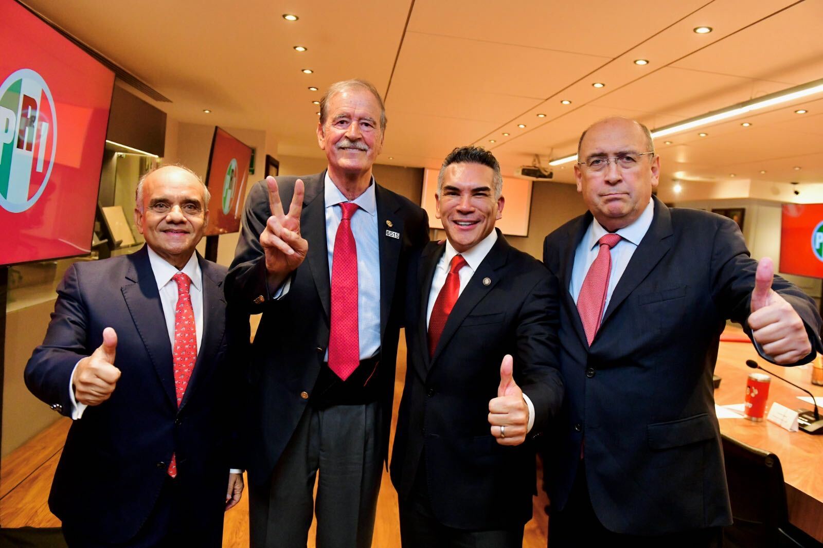 Vicente Fox propone movimiento ‘Alma de México’ para enfrentar a Morena en 2027