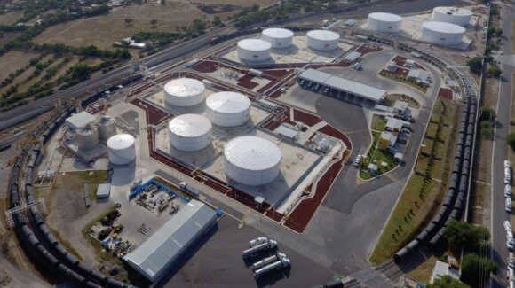 FGR advierte que empresas aún no acreditan la legalidad de 59 millones de litros de combustible asegurados en Guanajuato