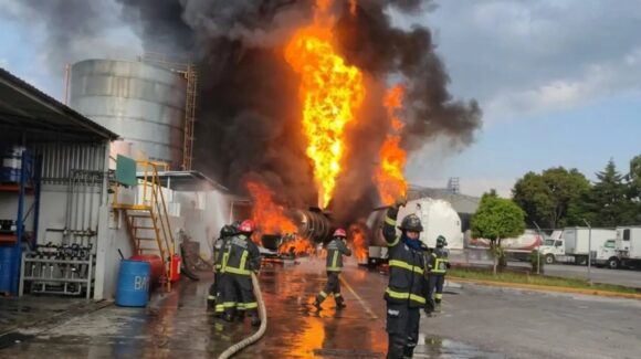 Video: Se registra fuerte incendio en zona industrial de Tlalnepantla, Estado de México