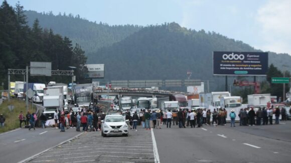 Bloqueos a la altura de La Marquesa paralizan autopista Mexico-Toluca este 3 de septiembre