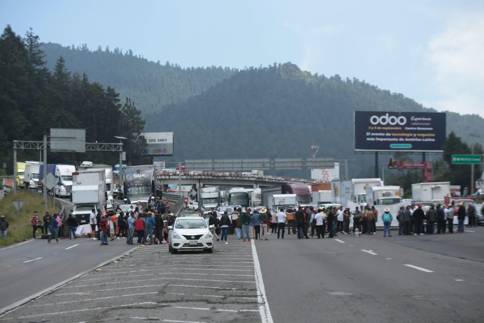 Bloqueos a la altura de La Marquesa paralizan autopista Mexico-Toluca este 3 de septiembre