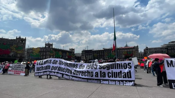 Víctimas del 19S marchan en CDMX para exigir vivienda social tras décadas de espera