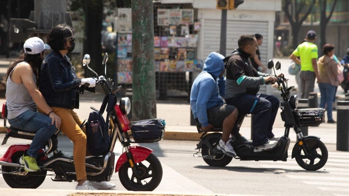 Multas a bicis y motos eléctricas inician en noviembre en la CDMX; retiran scooters