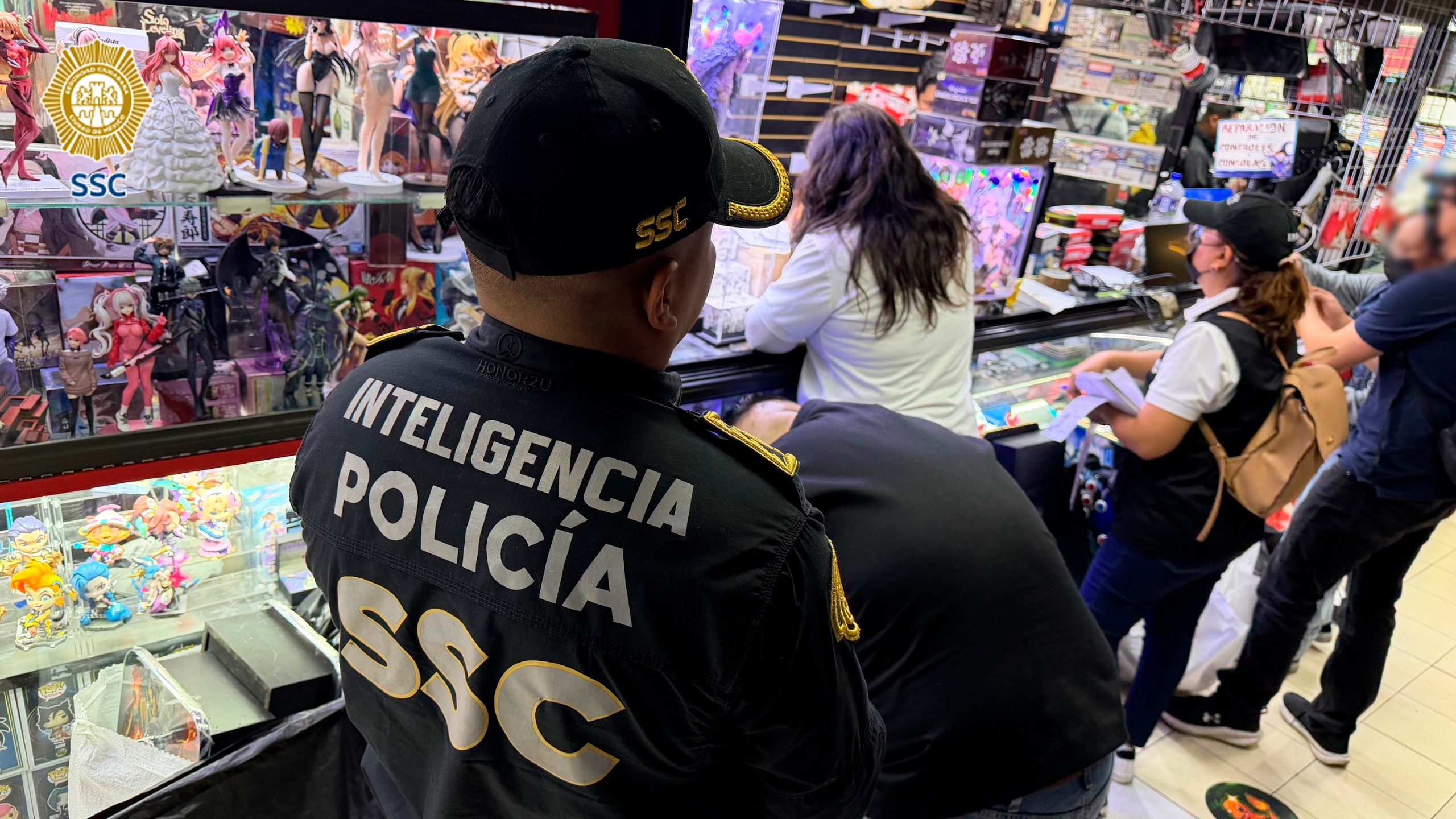 CDMX: Incautan 1.2 millones de pesos en mercancía pirata